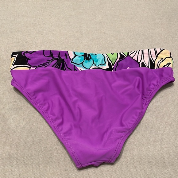 Two Piece Girls Swimsuit. Size 12 - Picture 5 of 11